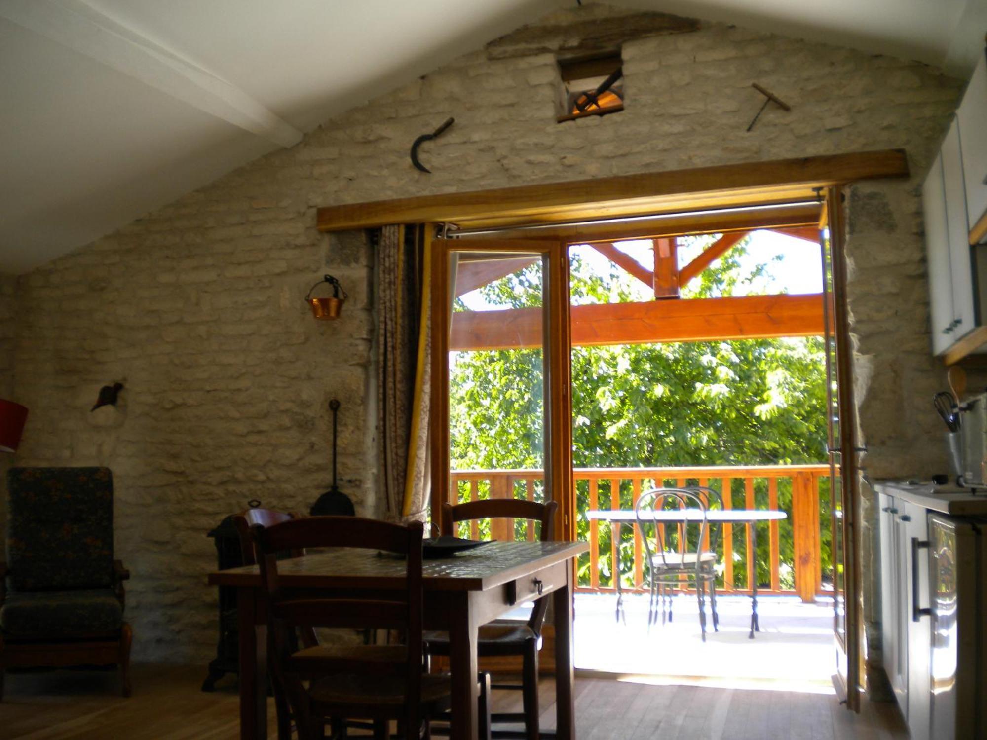 Au Col De Cygne Apartment Blanzac-les-Matha Bagian luar foto